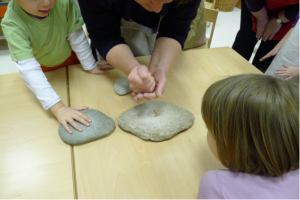 kot včasih - s kamni